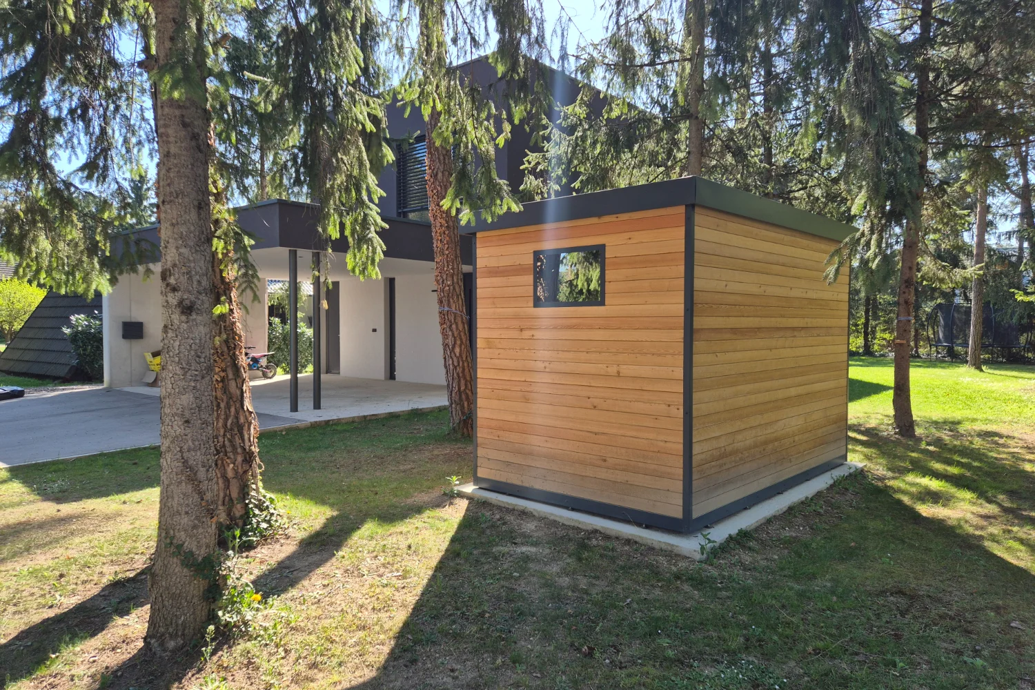 Lesena vrtna lopa cubie 2