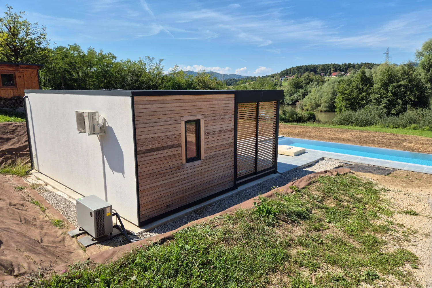 Modularna hiška od zadaj