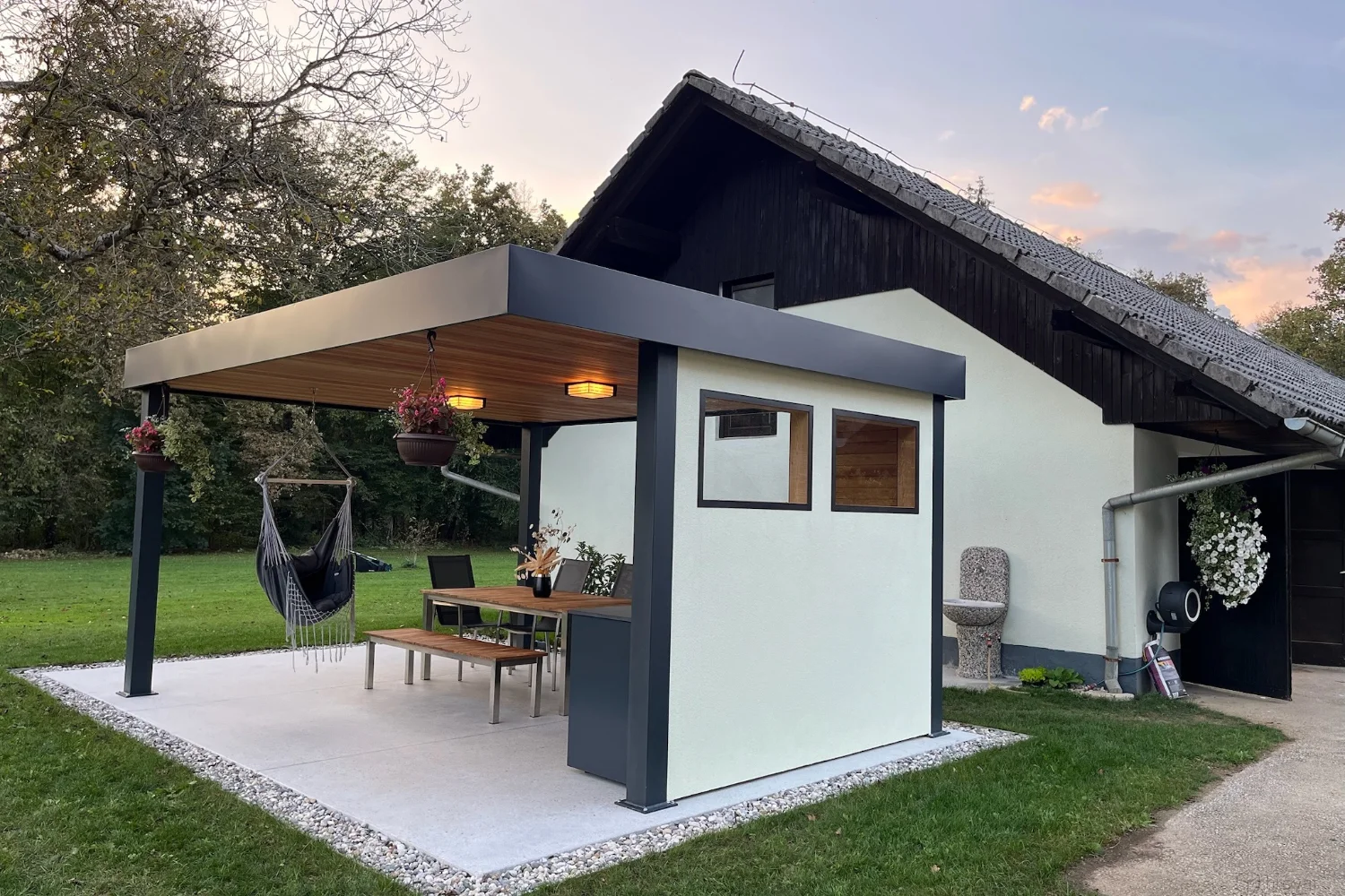 pergola pri hiši