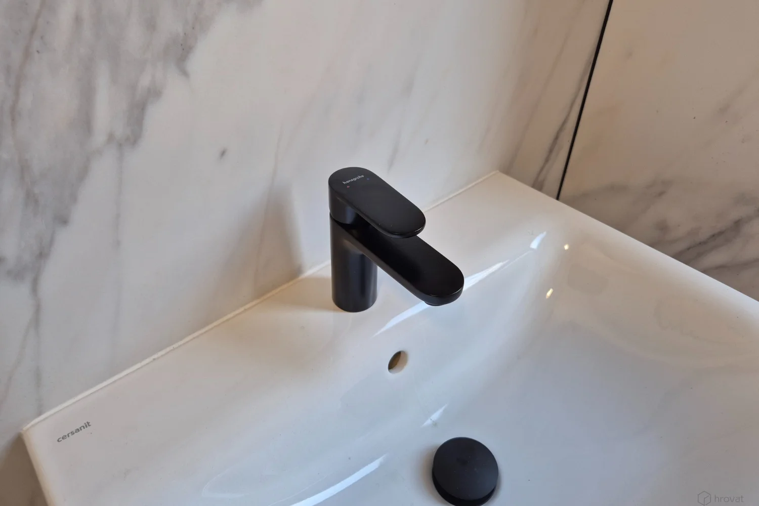 umivalnik vtiny house