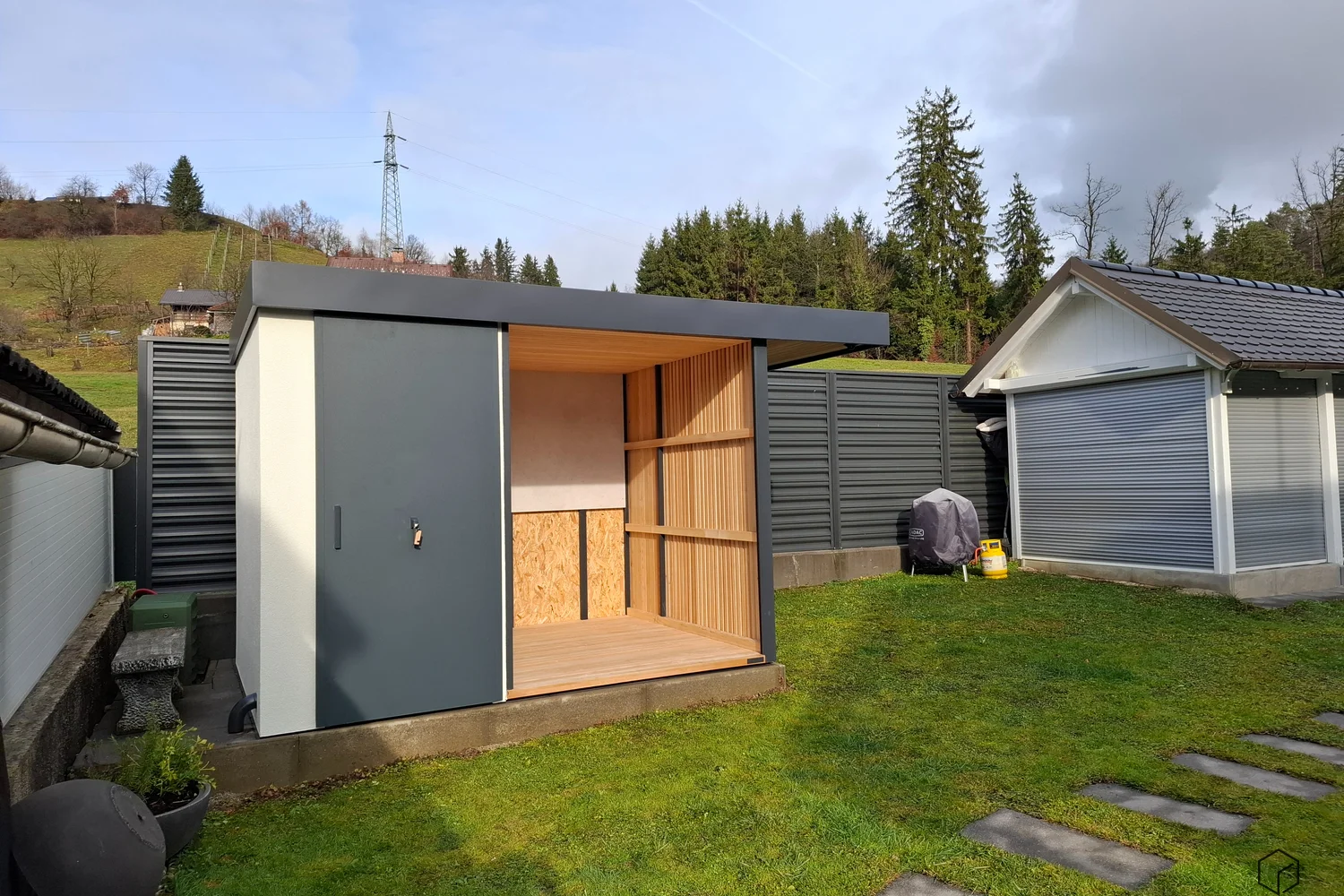 Vrtna lopa z nadstre&scaron;kom Parma-4