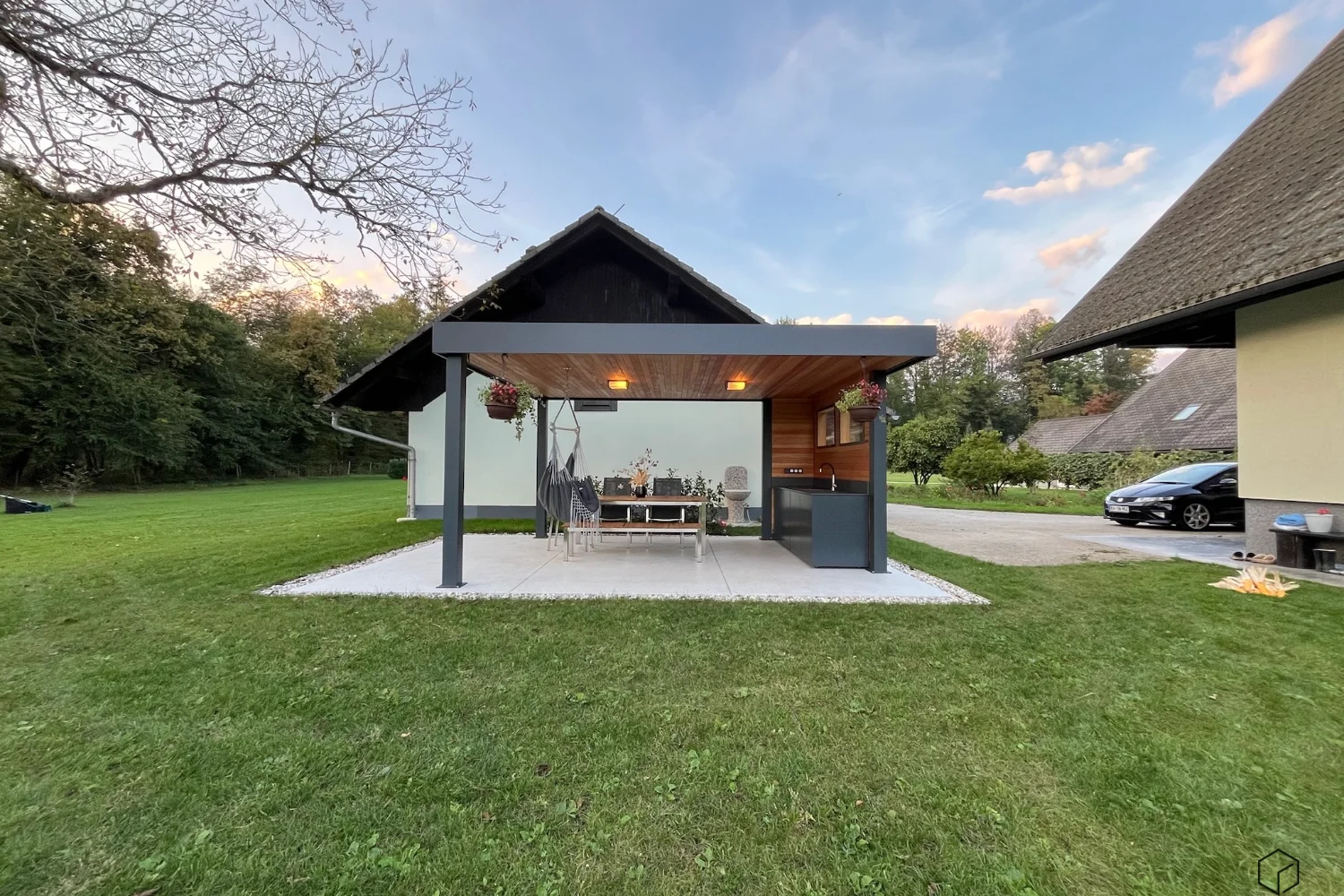 pergola na vrtu