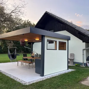 pergola pri hiši
