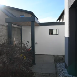 Vrtna uta z nadstre&scaron;kom