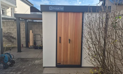 Vrtna uta z nadstre&scaron;kom Melk