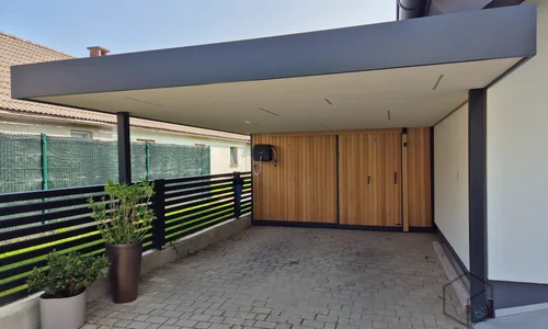 Vrtna lopa z nadstreškom Lendava